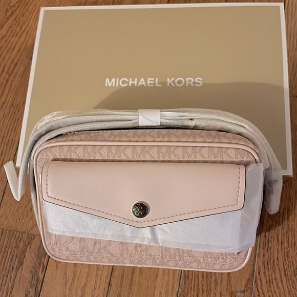 NWT Michael Kors Powder Pink Crossbody/shoulder bag